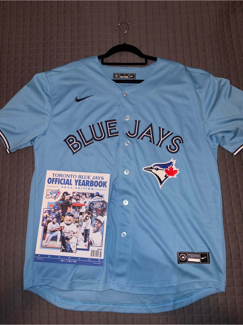 New without Tags Nike Toronto Blue Jays Men’s Large Jersey and 2026 Yearbook MLB
